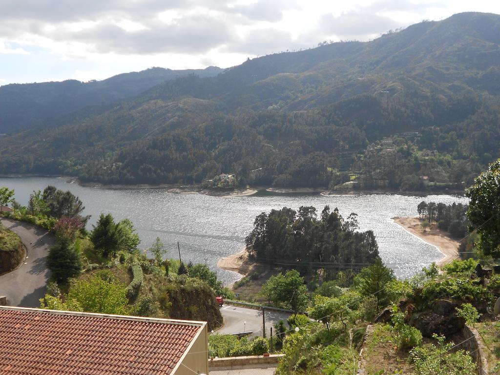 Vale De Azereiros Apartamentos Geres Ruang foto